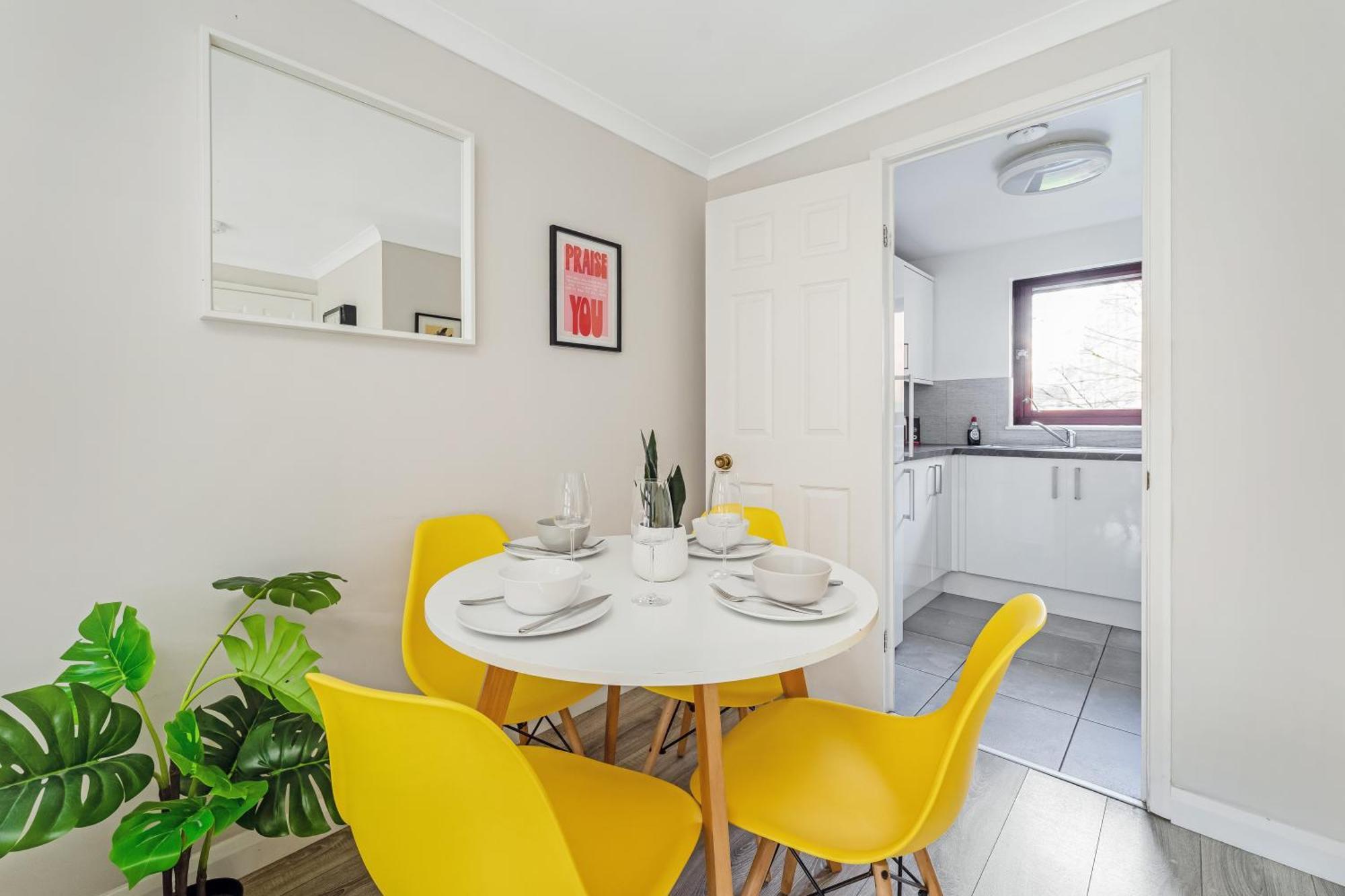Apartment The Merchants Gem - 2bed & Free Parking