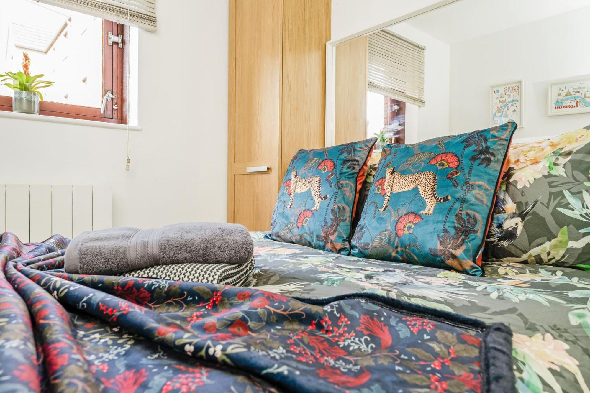 Apartment The Merchants Gem - 2bed & Free Parking *