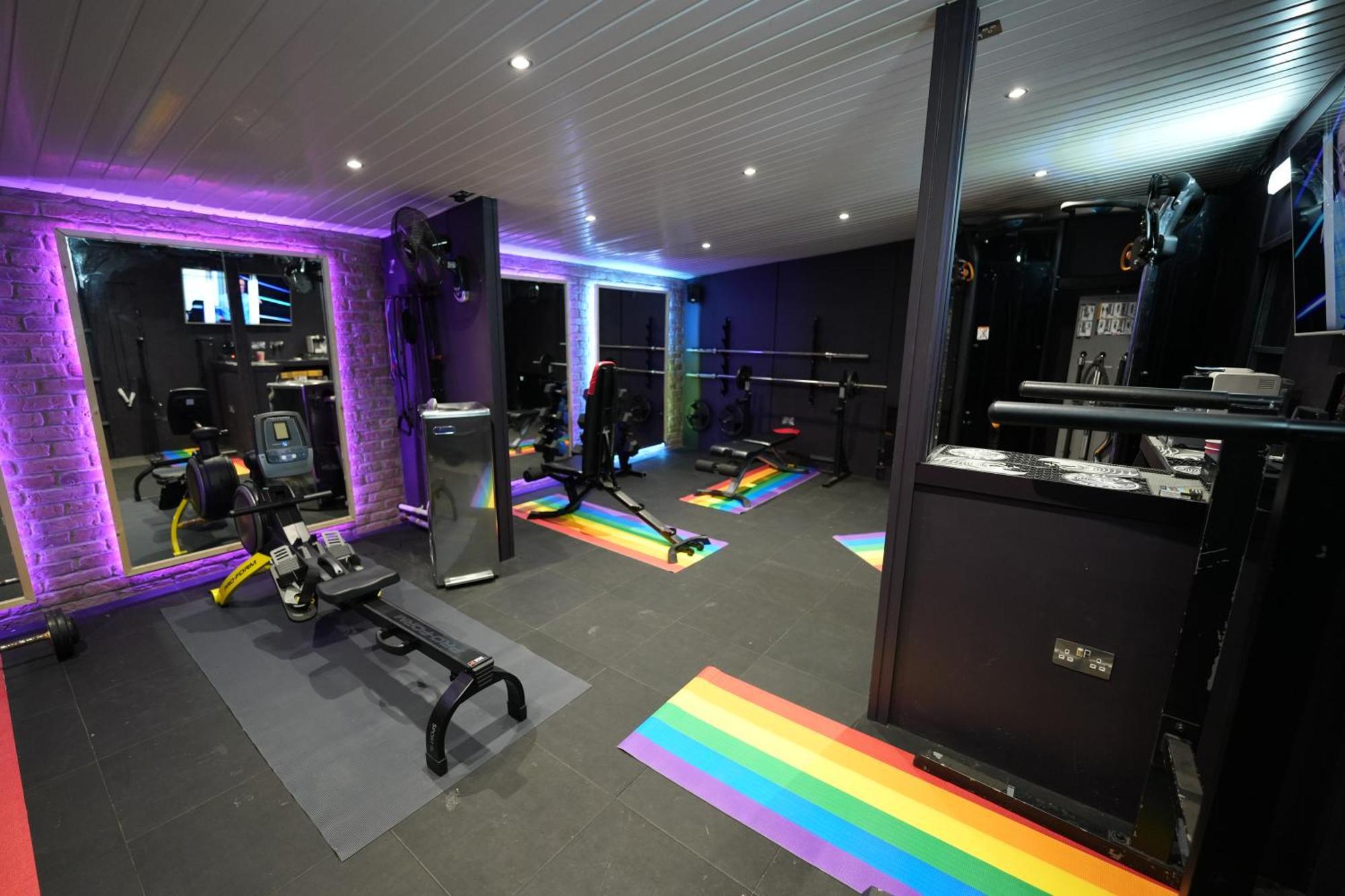 Revolver Hotel 4*