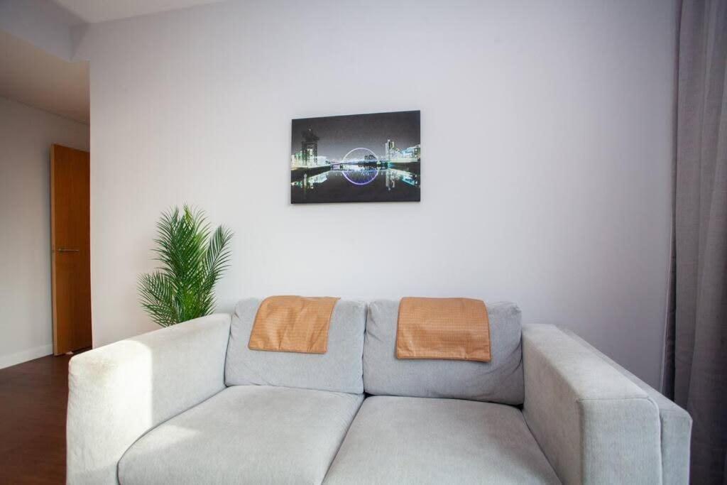 1 Bedroom In Very Location * Glasgow
