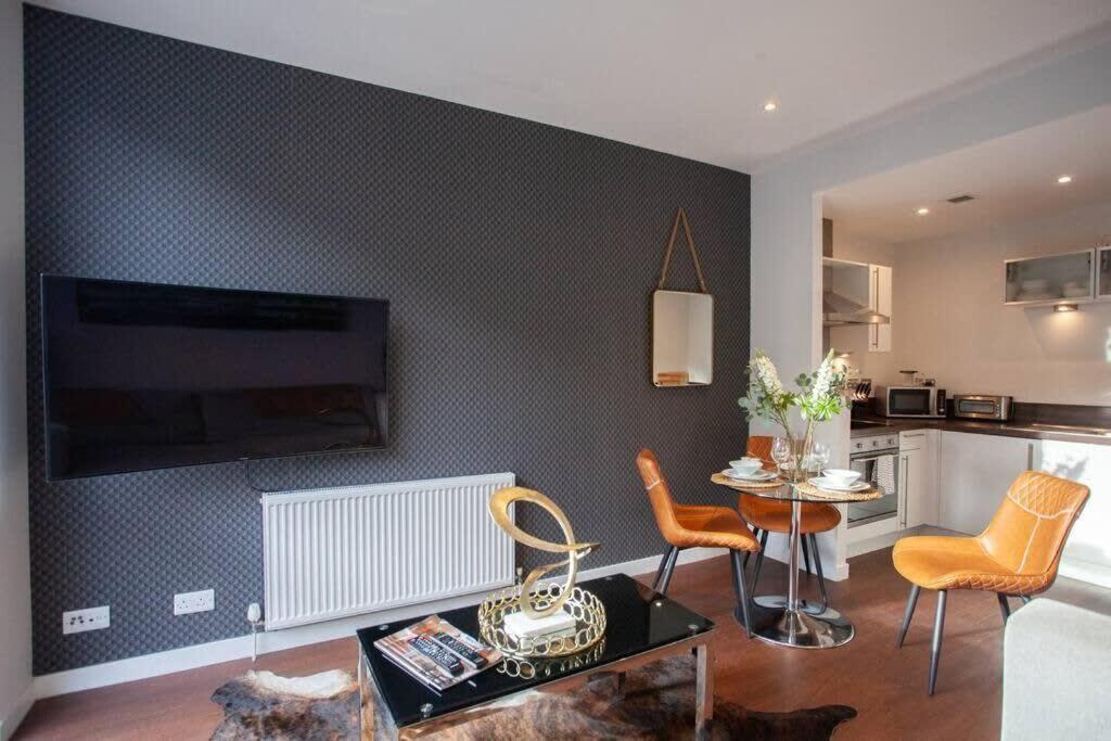 1 Bedroom In Very Location