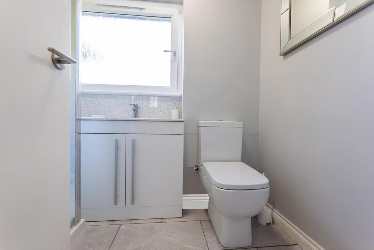 Stunning Centre 1 Bed With Free Parking *