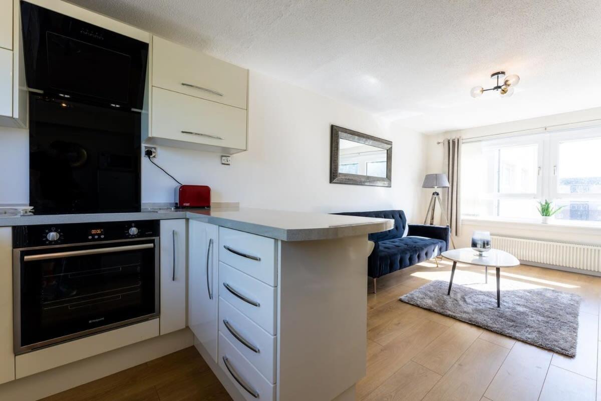 Stunning Centre 1 Bed With Free Parking Apartment Glasgow