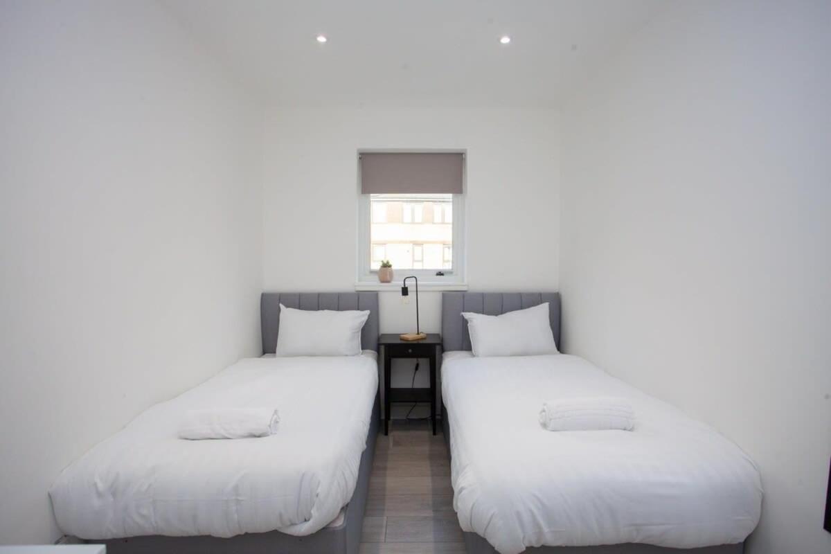 Bright Flat With Balcony And Free Parking *