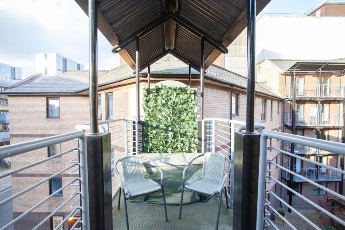 Bright Flat With Balcony And Free Parking Apartment