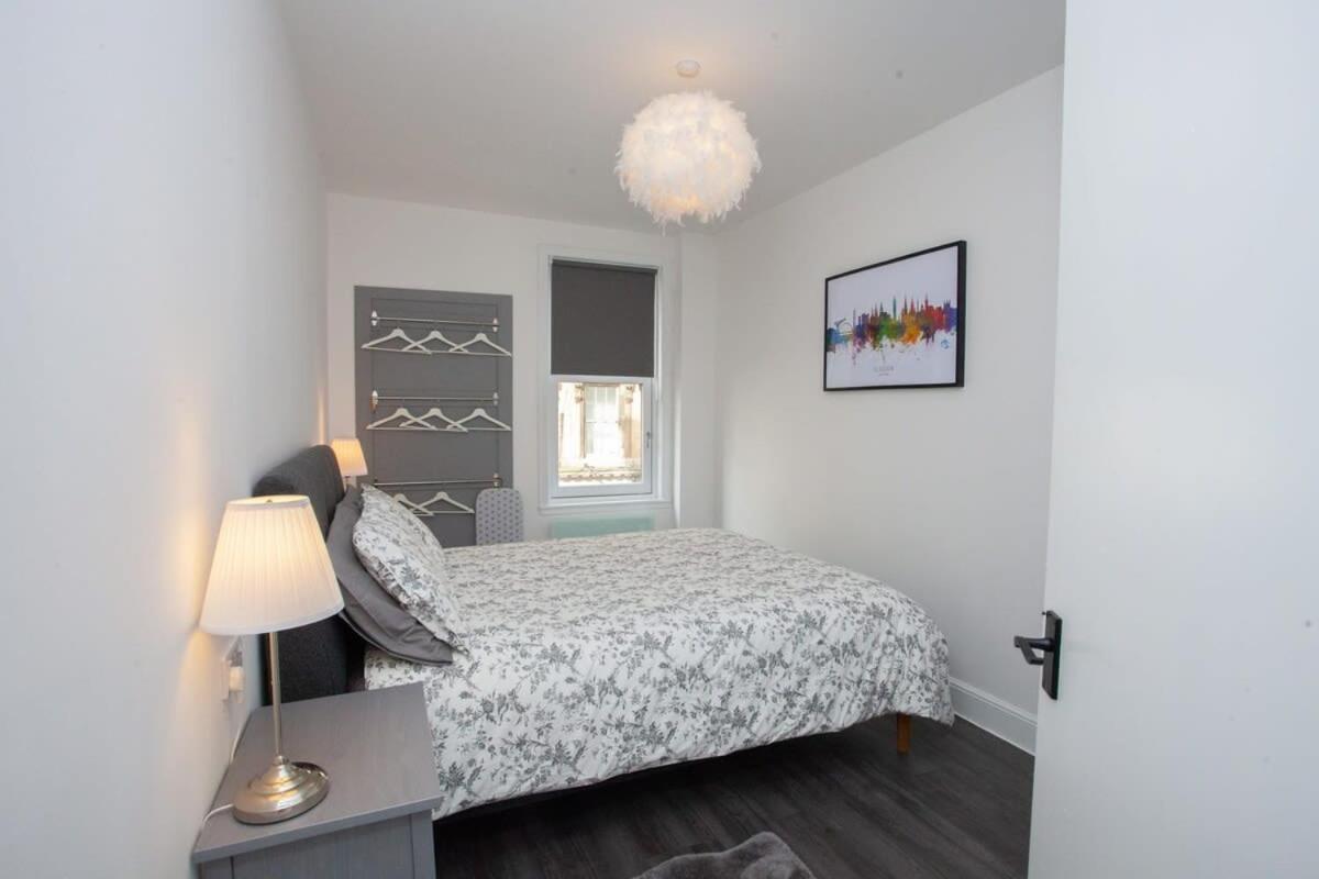 Newly Renovated Apartment *