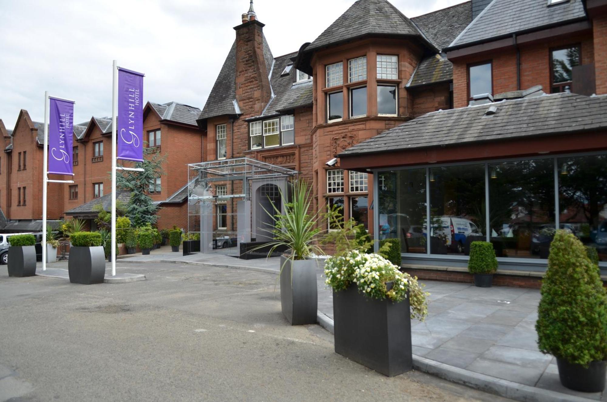 Hotel Glynhill & Near Airport 4*