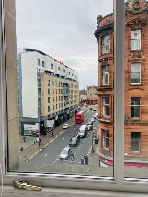 2 Bedroom Modern Stylish In Centre Glasgow