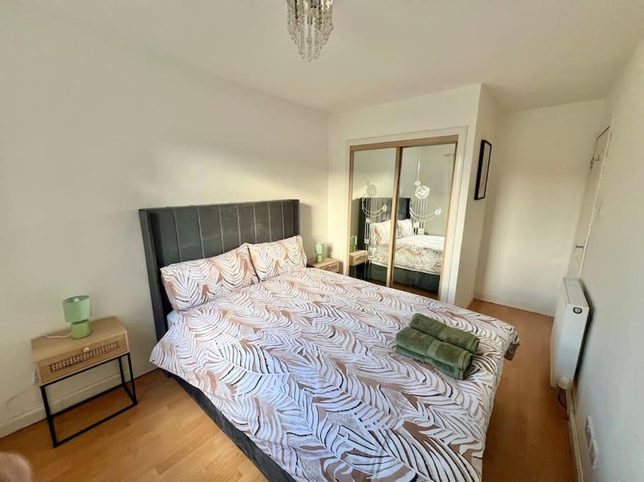 Ideal 3 Bed In With Free Parking Holiday home Glasgow