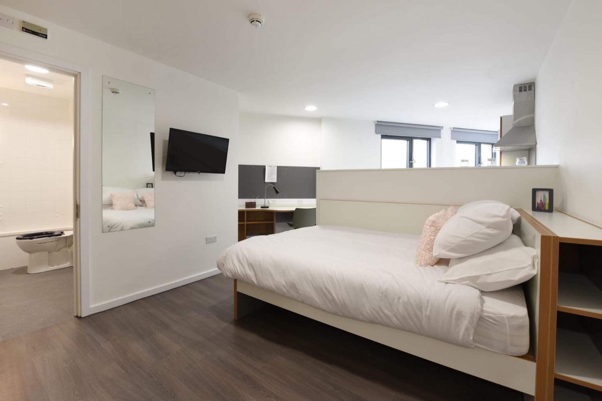 Apartment For Students Only Cosy Ensuite With Private Bathrooms At Dobbie's Point In *