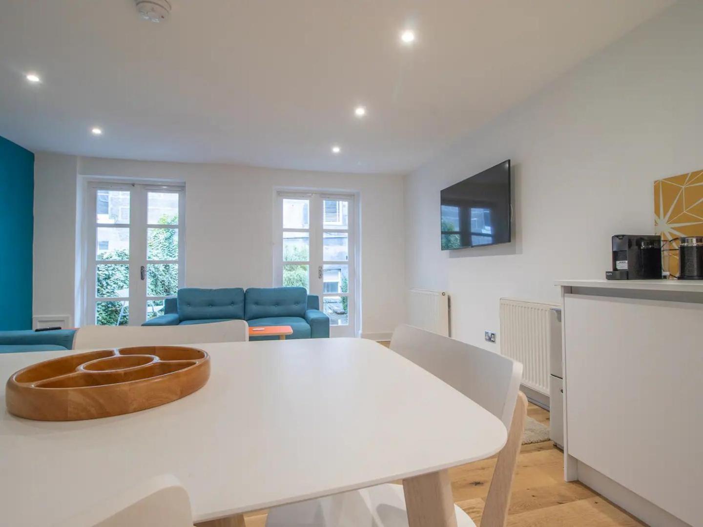 Pass The Keys Stylish West End Detached Mews Glasgow