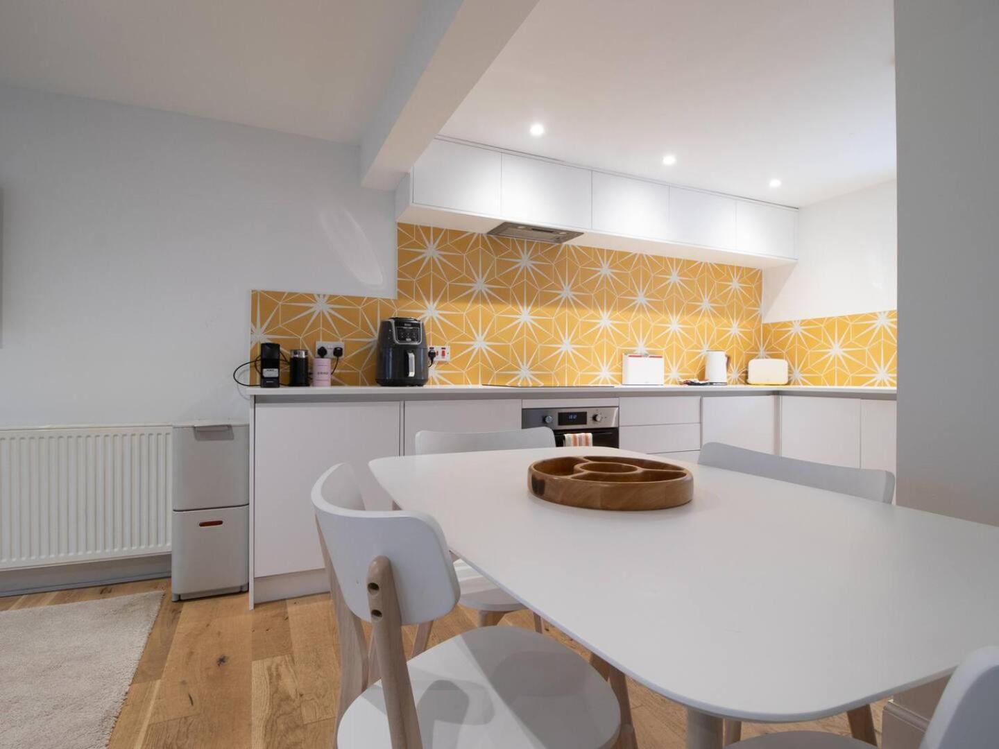 Pass The Keys Stylish West End Detached Mews Glasgow
