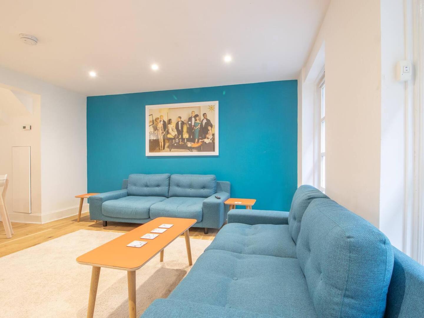 Holiday home Pass The Keys Stylish West End Detached Mews
