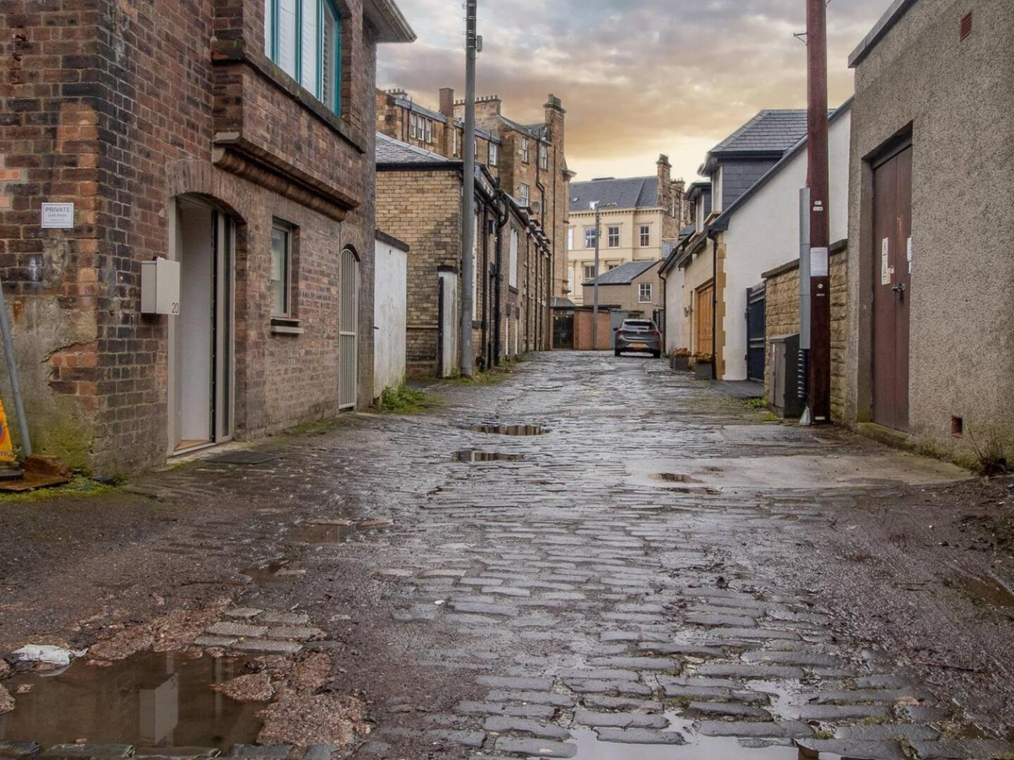 Pass The Keys Stylish West End Detached Mews Holiday home *