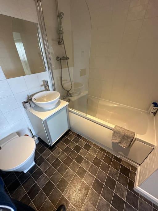 Down Town Pad*2bed&free Parking* Apartment