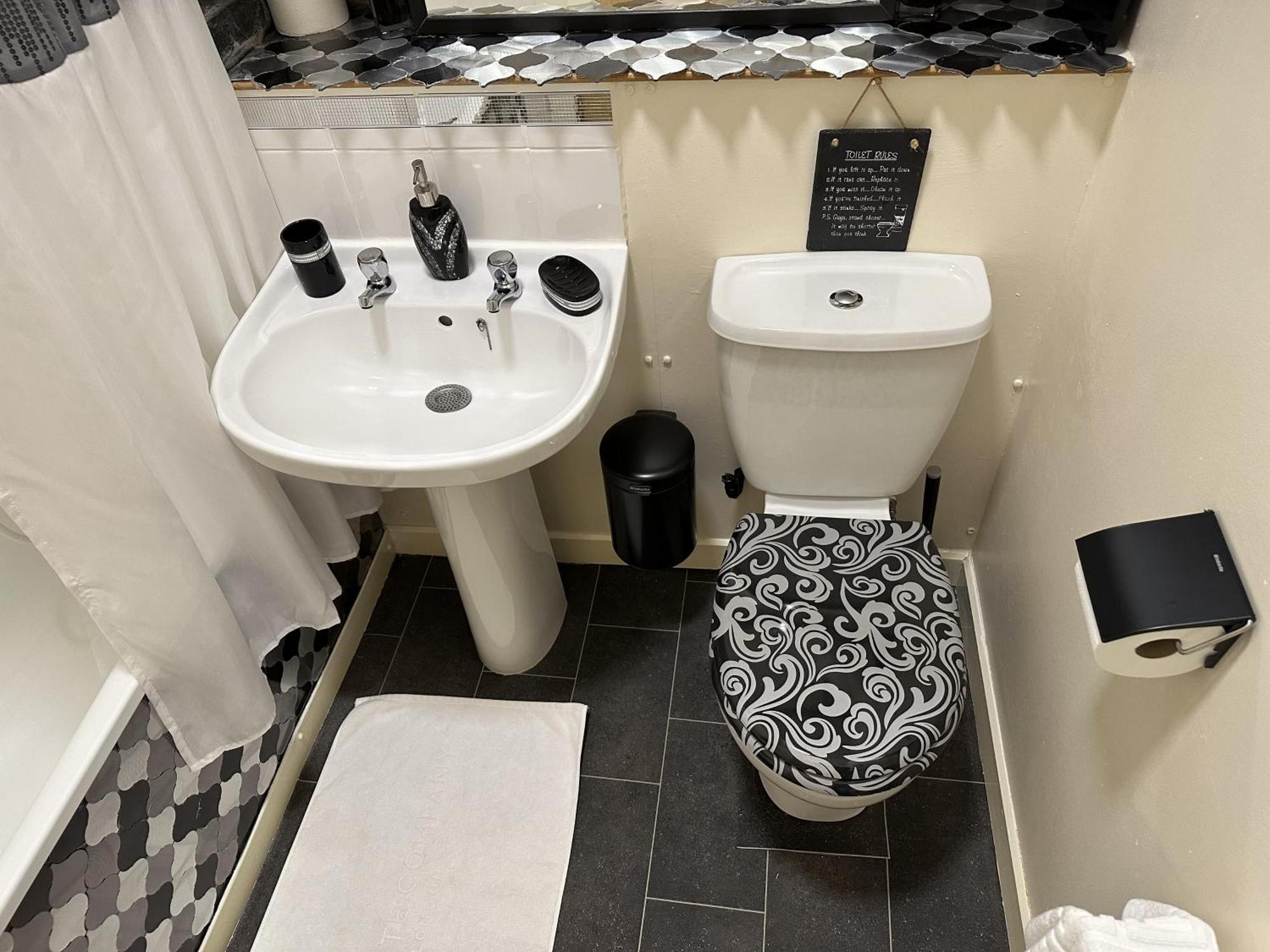 1 Bedroom In Centre