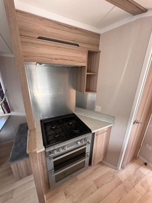3-bedroom Swift Caravan - Uddingston, Apartment