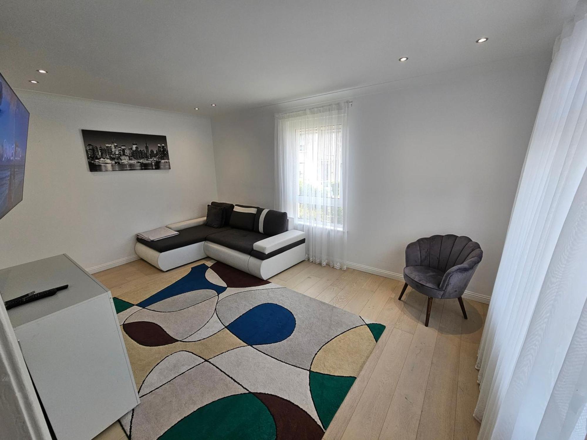 Lovely House With Private Parking! Glasgow! * Glasgow