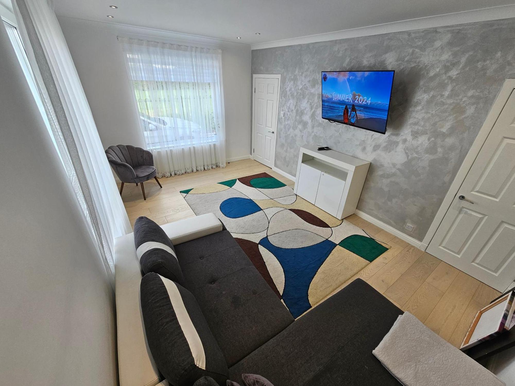 Lovely House With Private Parking! Glasgow! Holiday home Glasgow
