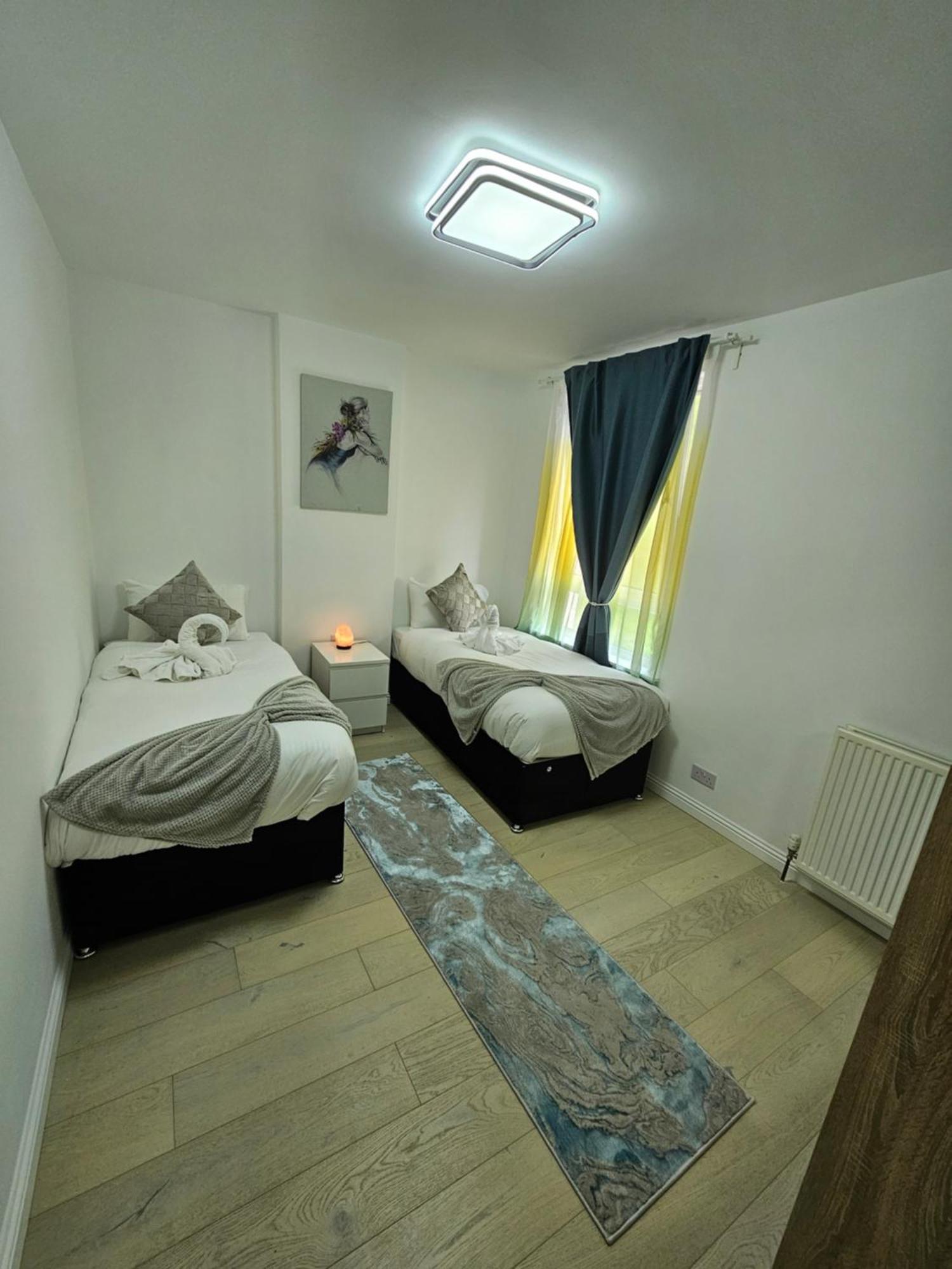 Holiday home Lovely House With Private Parking! Glasgow! Glasgow