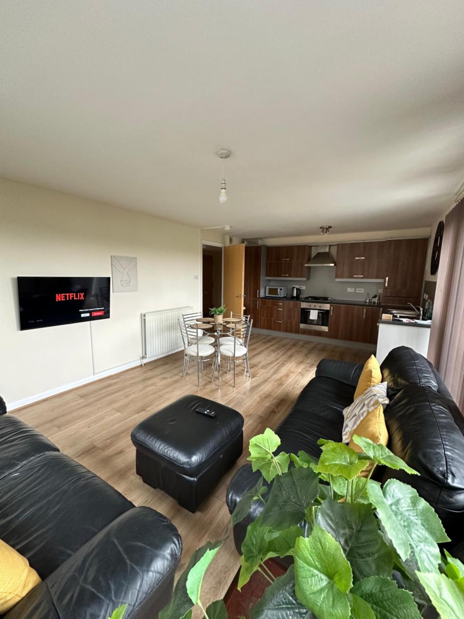 Down Town Pad*2bed&free Parking* Apartment