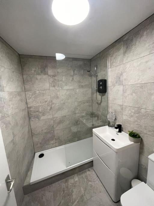 Apartment Modern 2 Bedroom City *