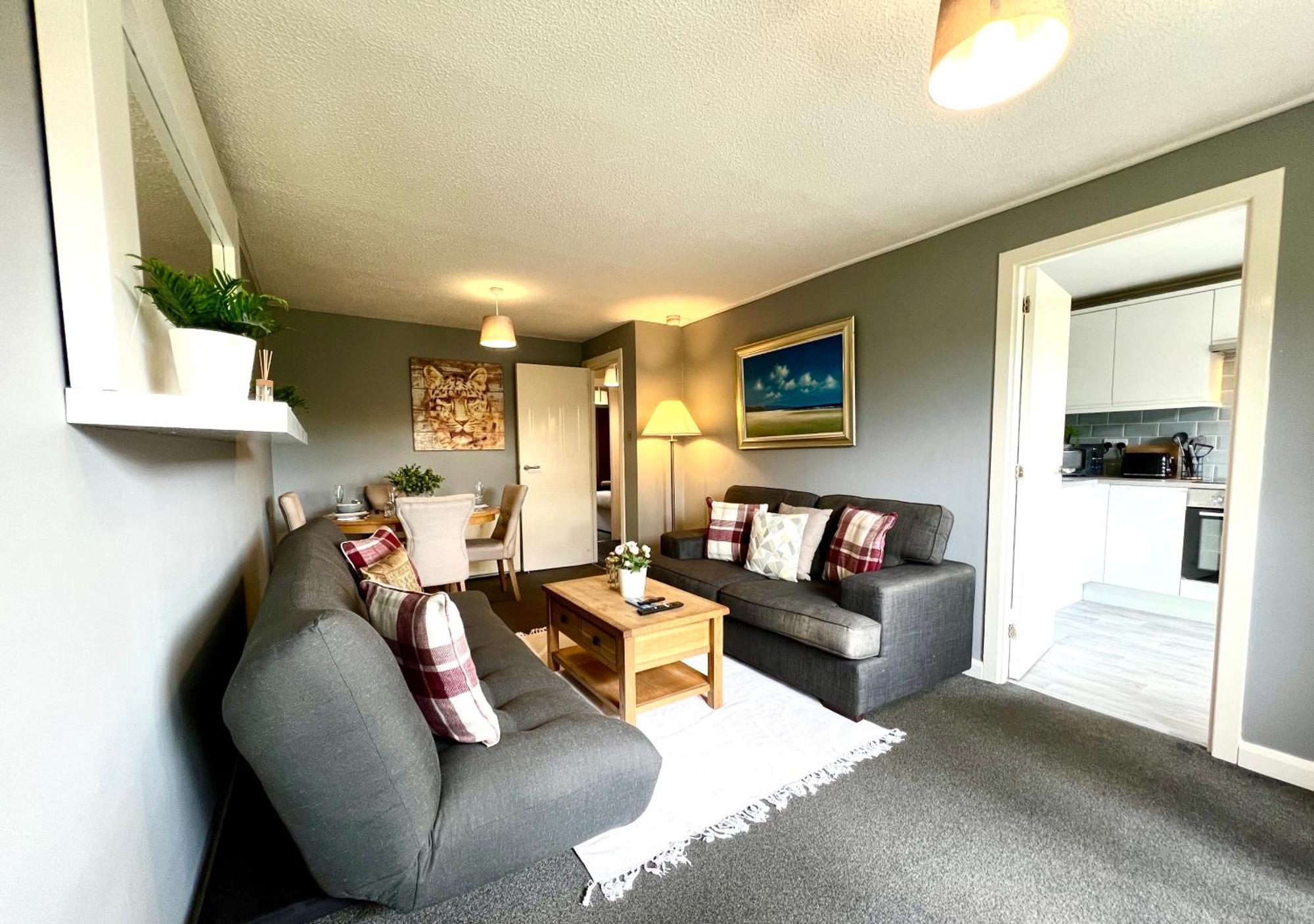 Apartment Spacious 2 Bed-flat In - Free Parking *