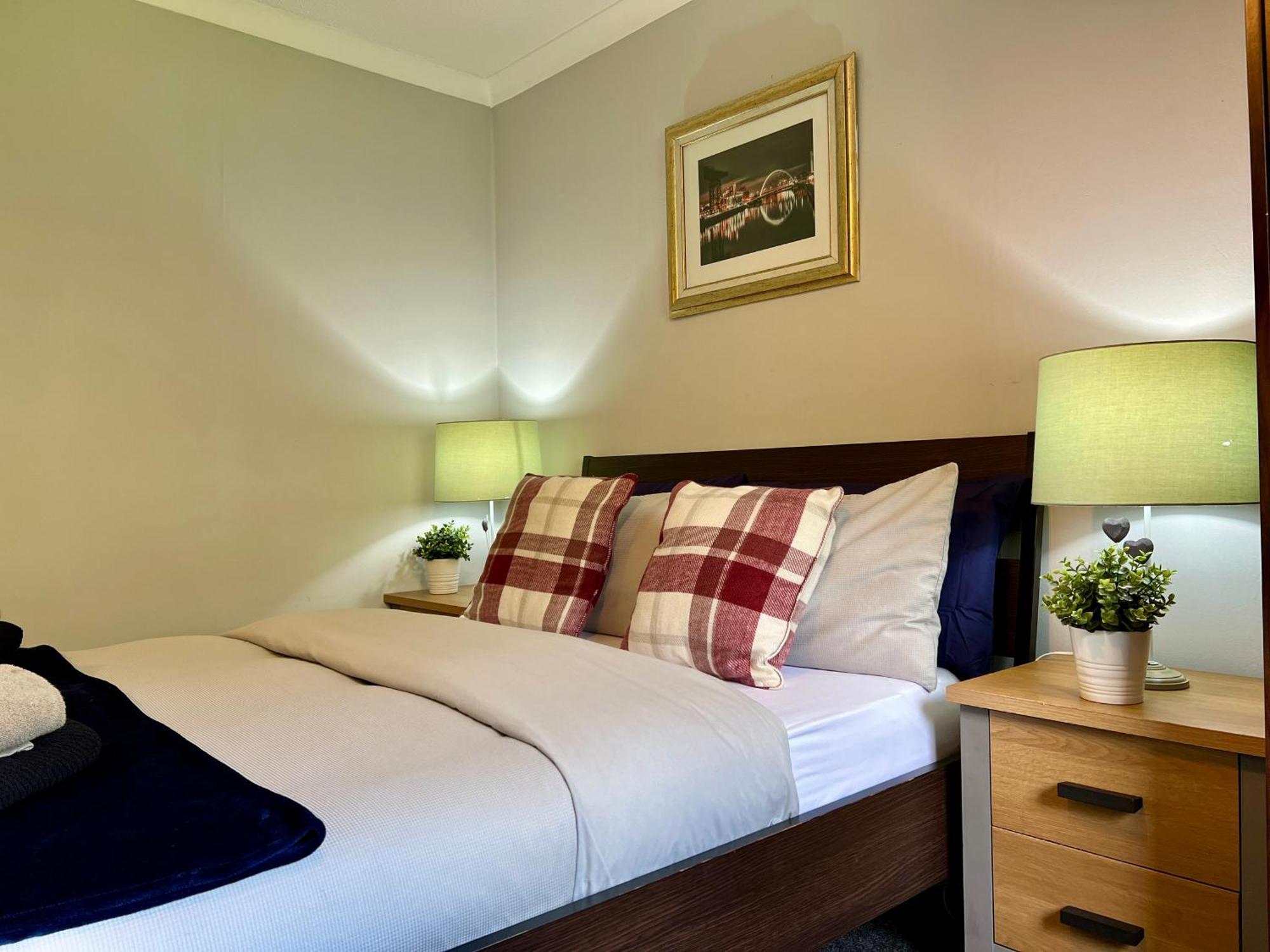 Spacious 2 Bed-flat In - Free Parking *