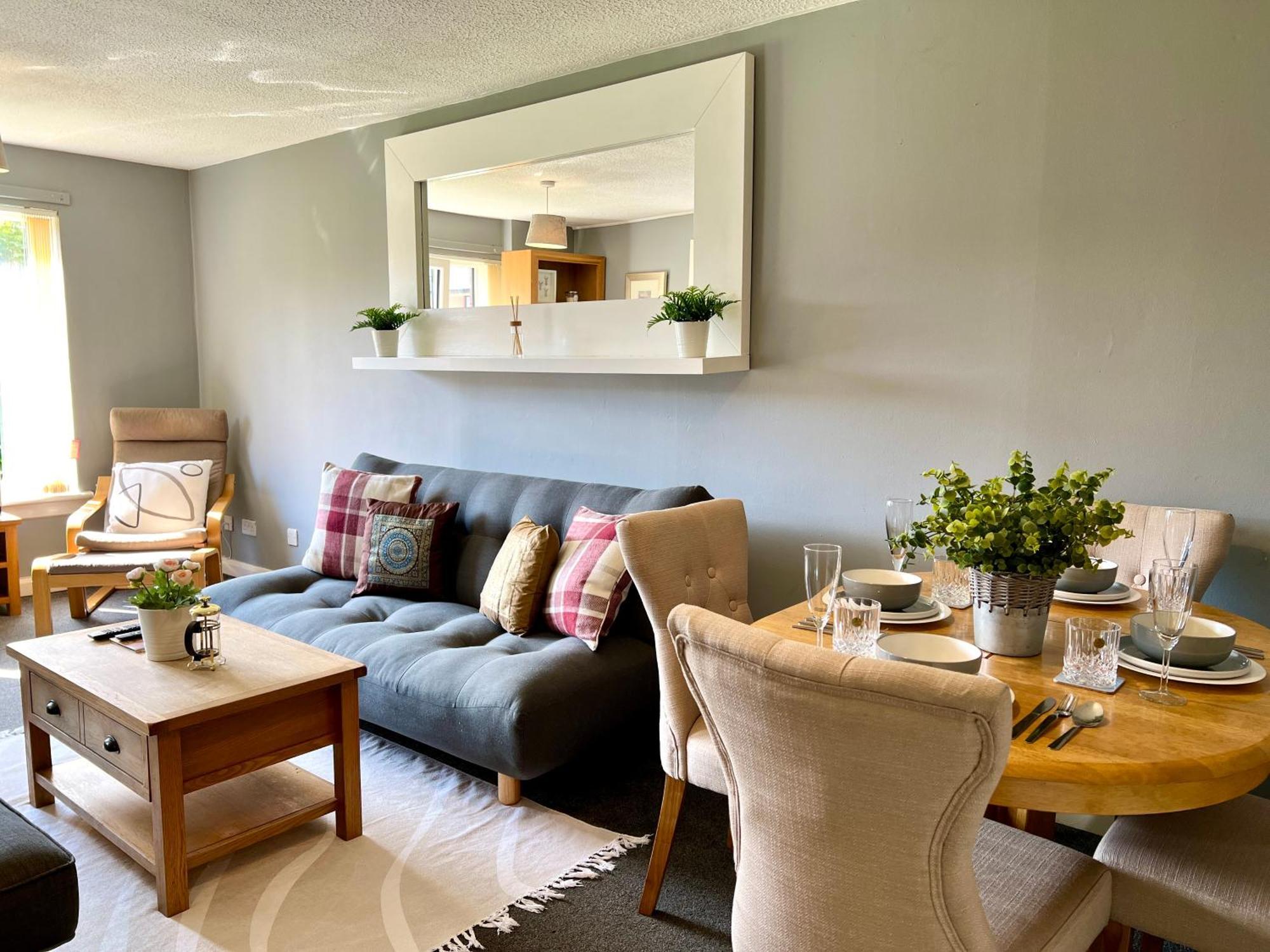 Apartment Spacious 2 Bed-flat In - Free Parking *