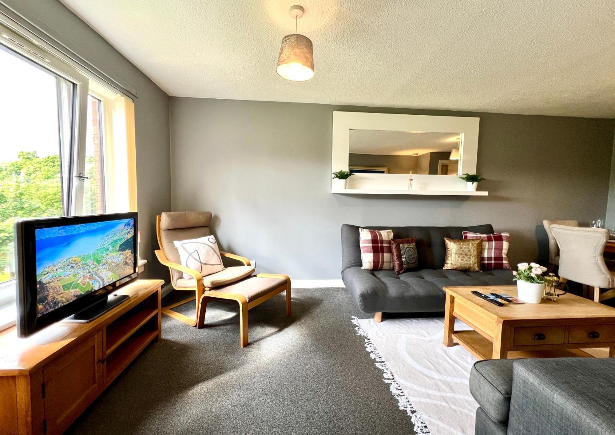 Apartment Spacious 2 Bed-flat In - Free Parking