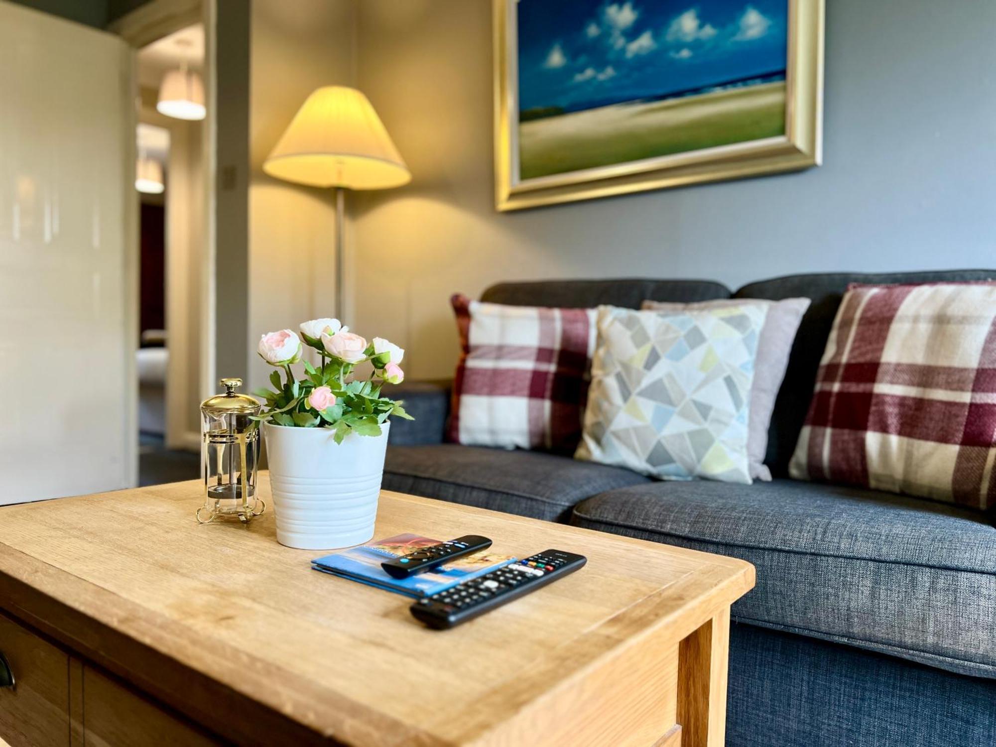 Spacious 2 Bed-flat In - Free Parking