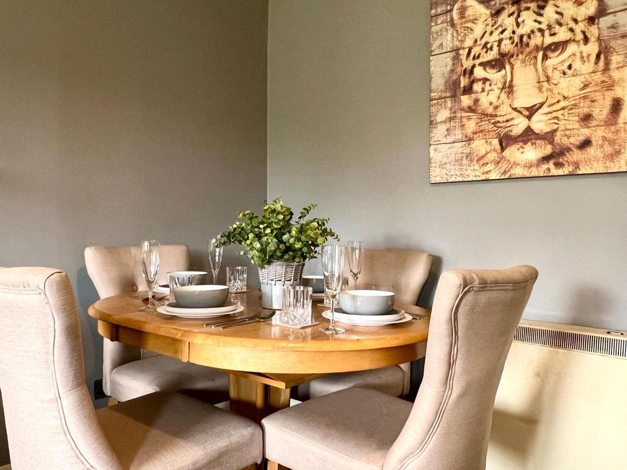 Apartment Spacious 2 Bed-flat In - Free Parking *