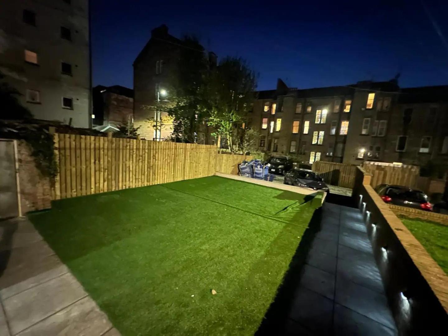 Pass The Keys Private Garden West End With Parking Glasgow