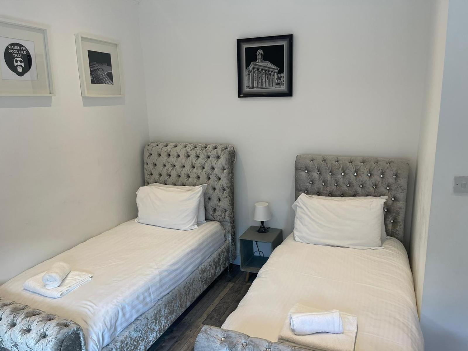 Elder Park Apartment *