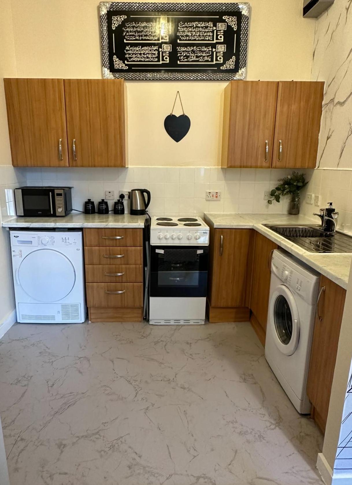 Apartment 1 Bedroom In Centre *