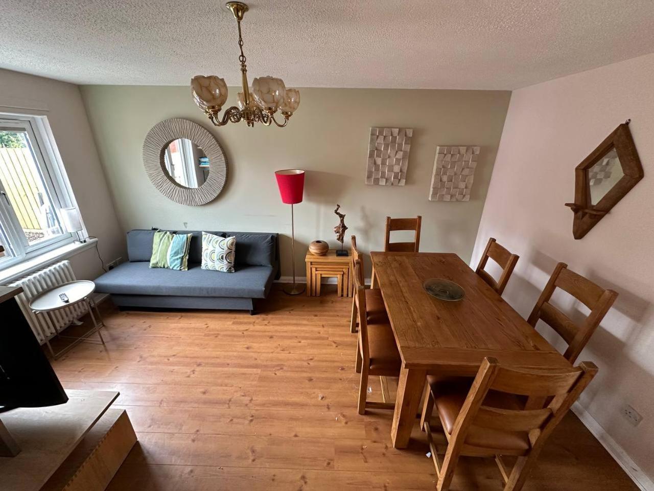 Beautiful House In Clydebank Apartment *