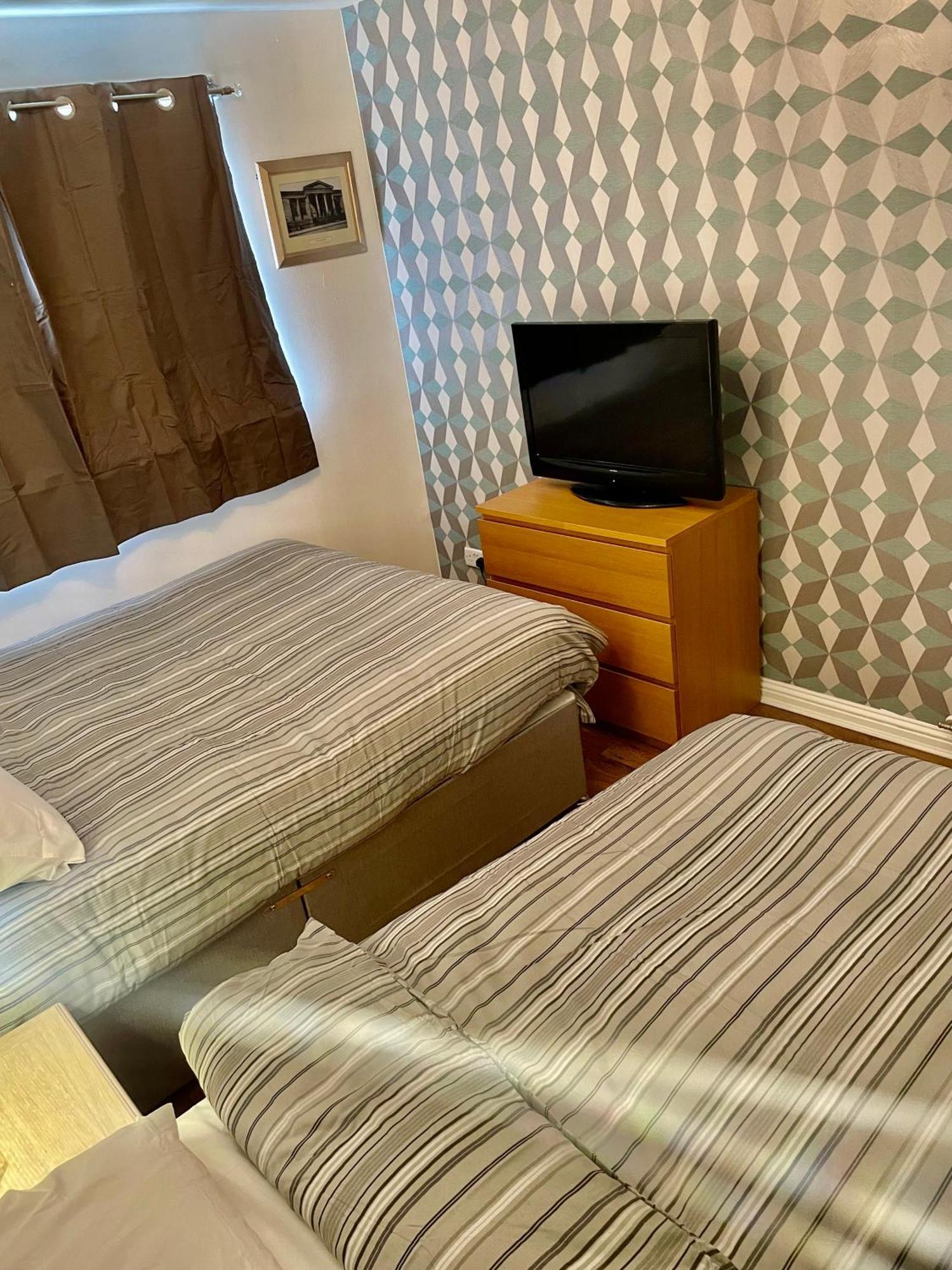 Apartment 3 Bed ,2 Bedroom City Centre Apt