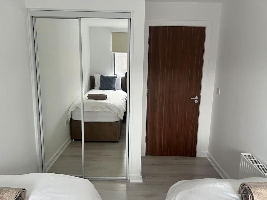 Holiday home - 5 Bedrooms 4 Bathrooms - Private Parking Glasgow