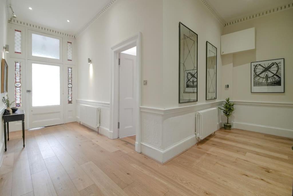 Timeless 5 Bed Duplex Flat Glasgow