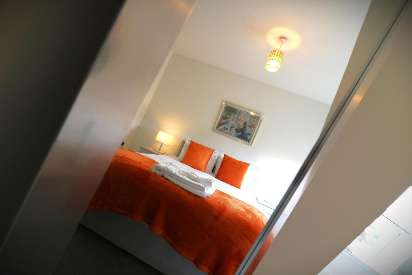 Signature - Oatlands House Apartment *