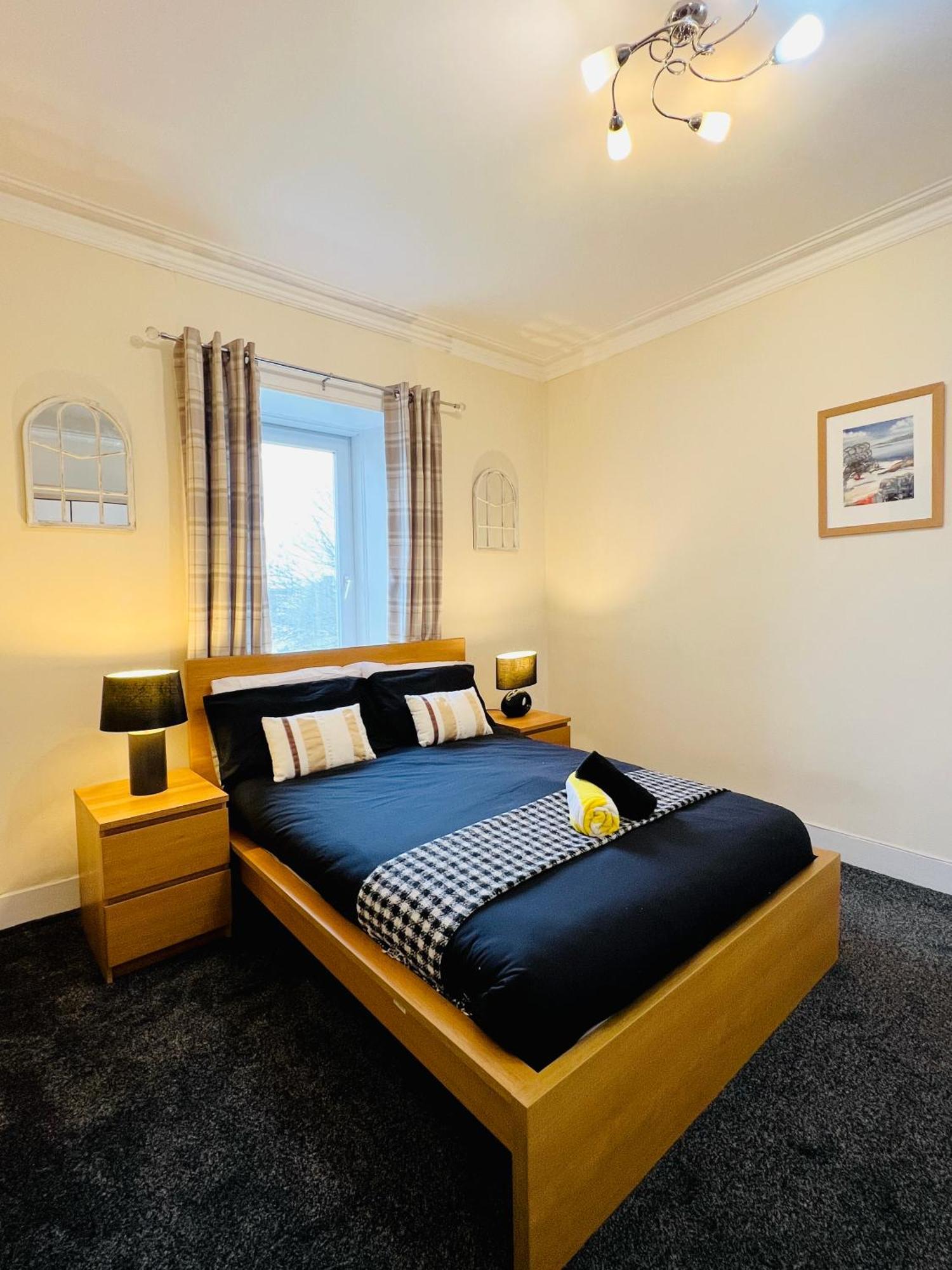Cozy 2 Bed Just Minutes From Airport *