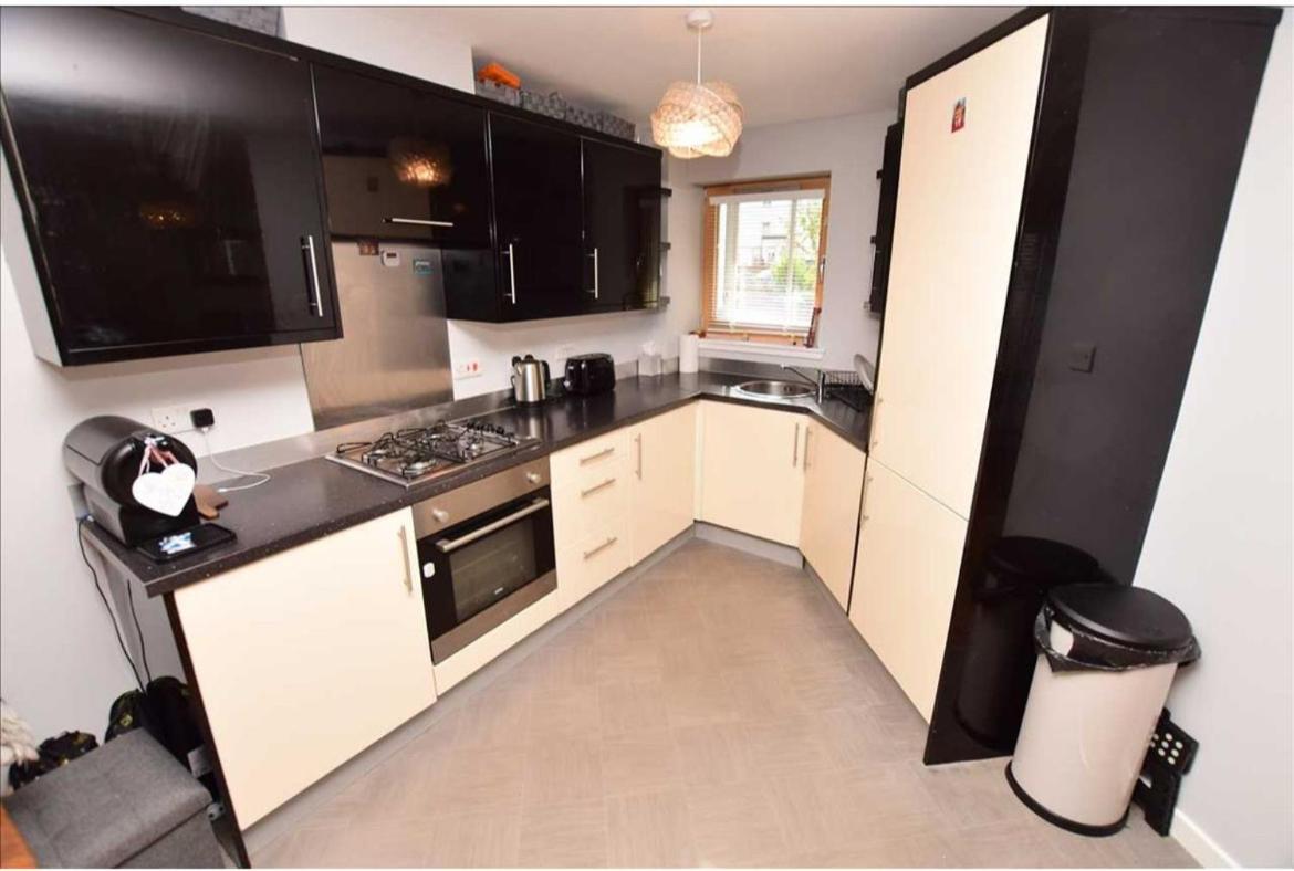 23 Lochburn Gardens - Carz Homestay *