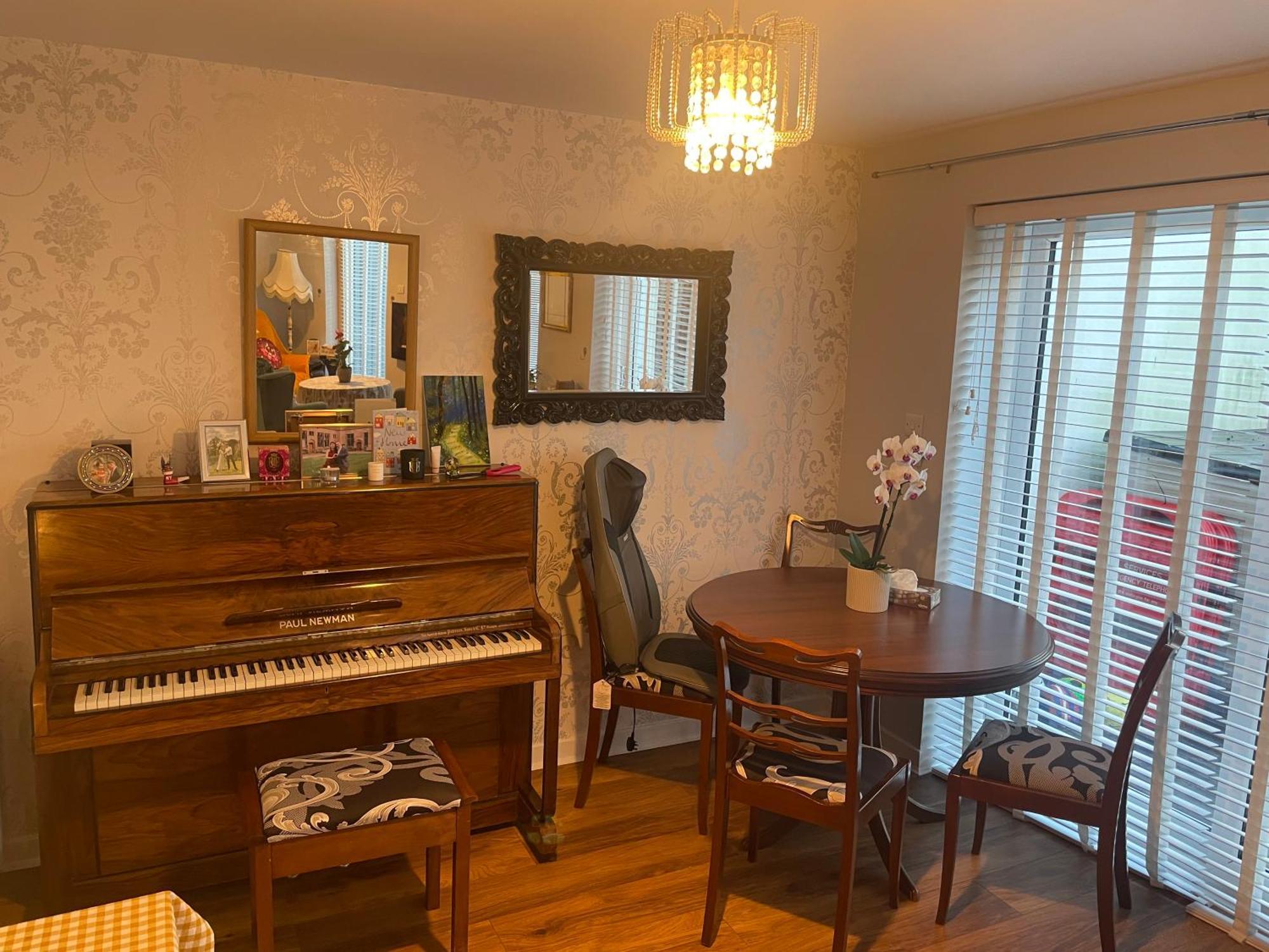 23 Lochburn Gardens - Carz *