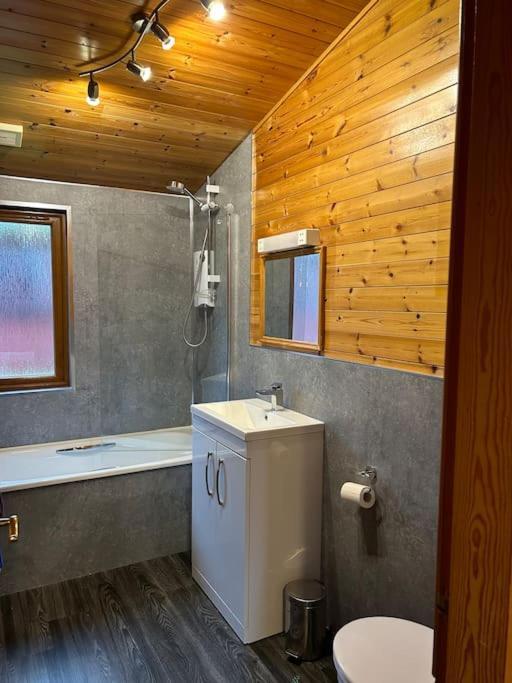 Lomond View Chalet *