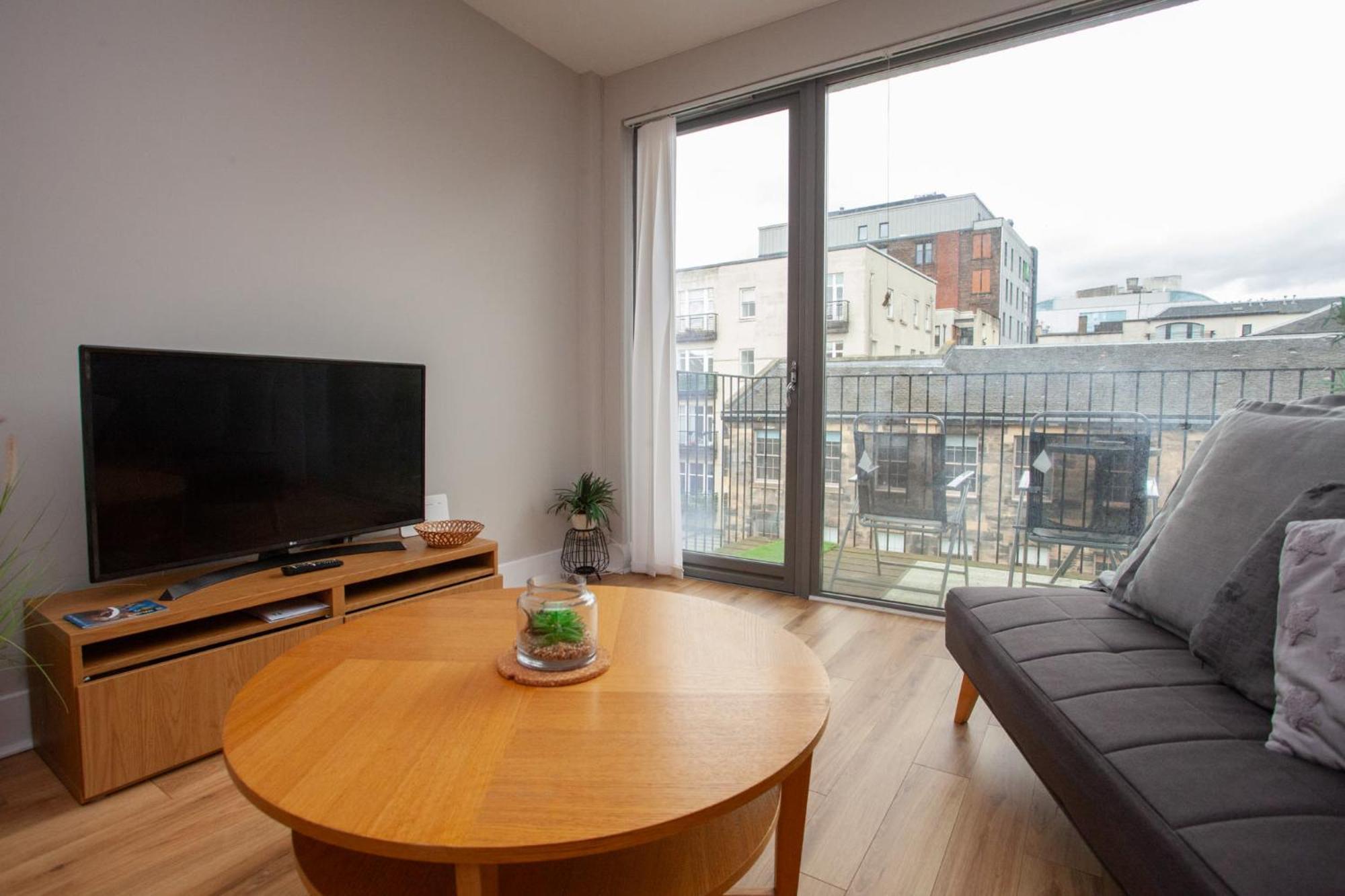 1 Bedroom Flat In The Heart Of Merchant Apartment *