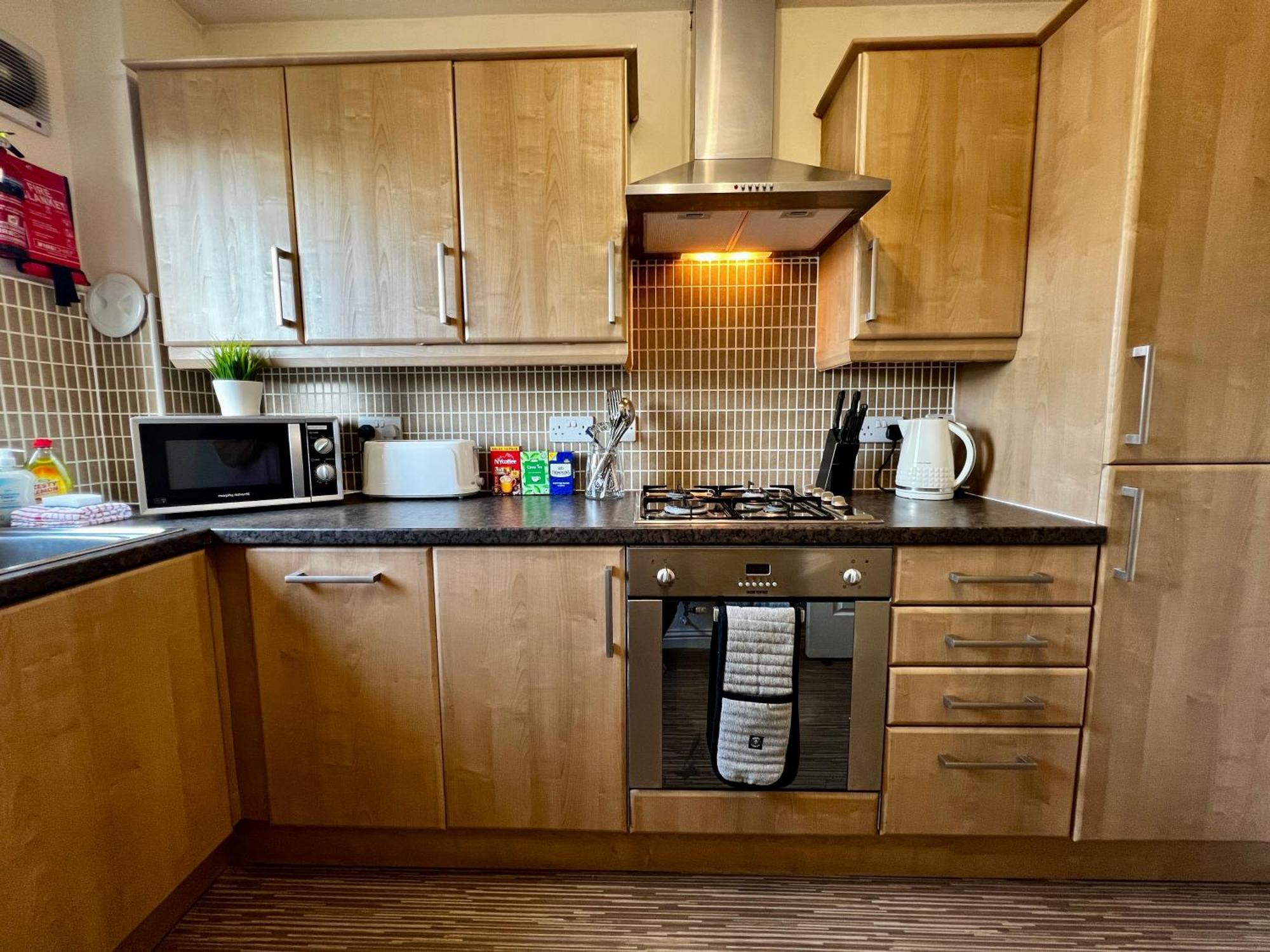 Stylish Modern Flat With Juliet Balcony & Parking *