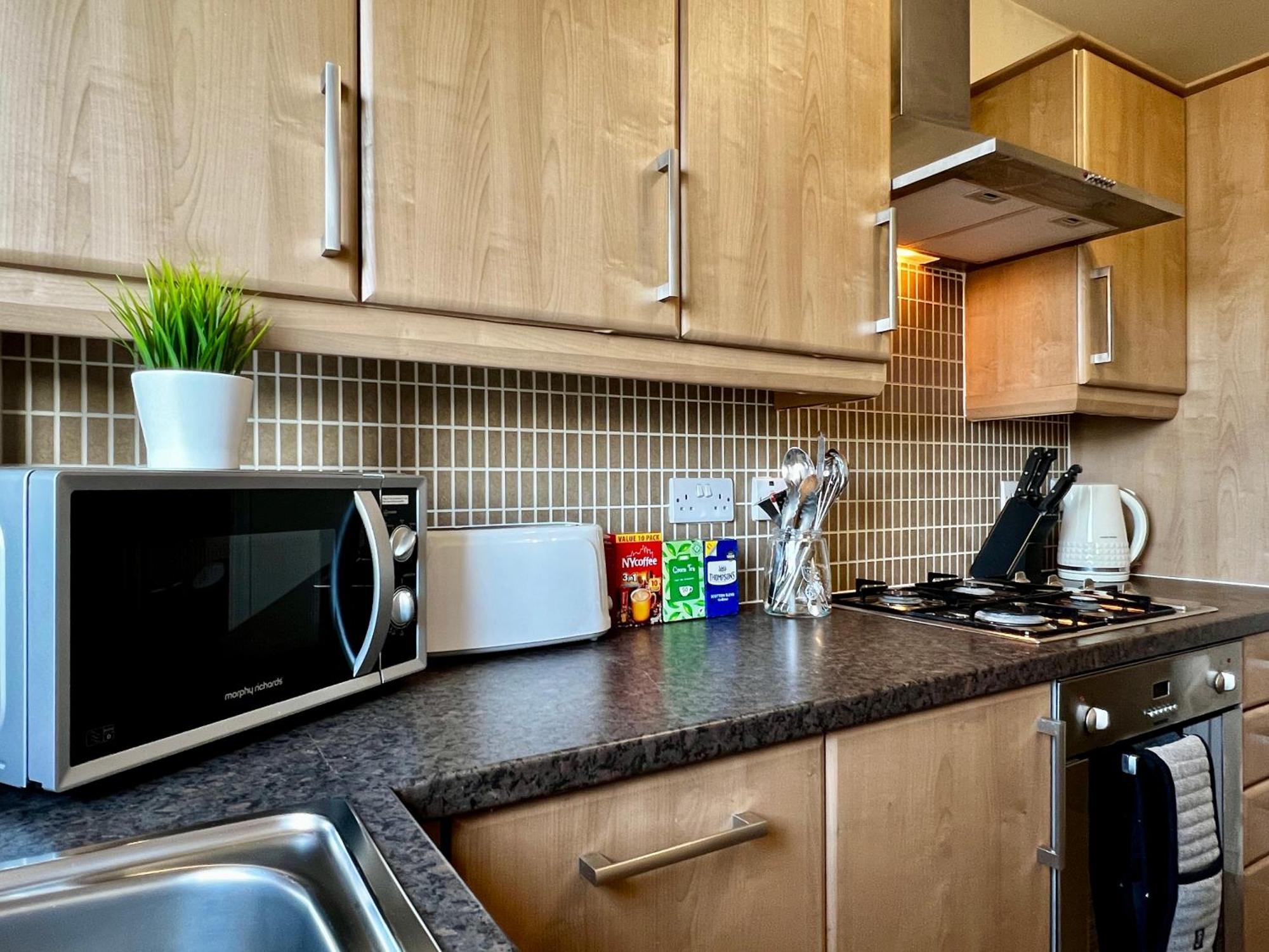 Stylish Modern Flat With Juliet Balcony & Parking * Glasgow