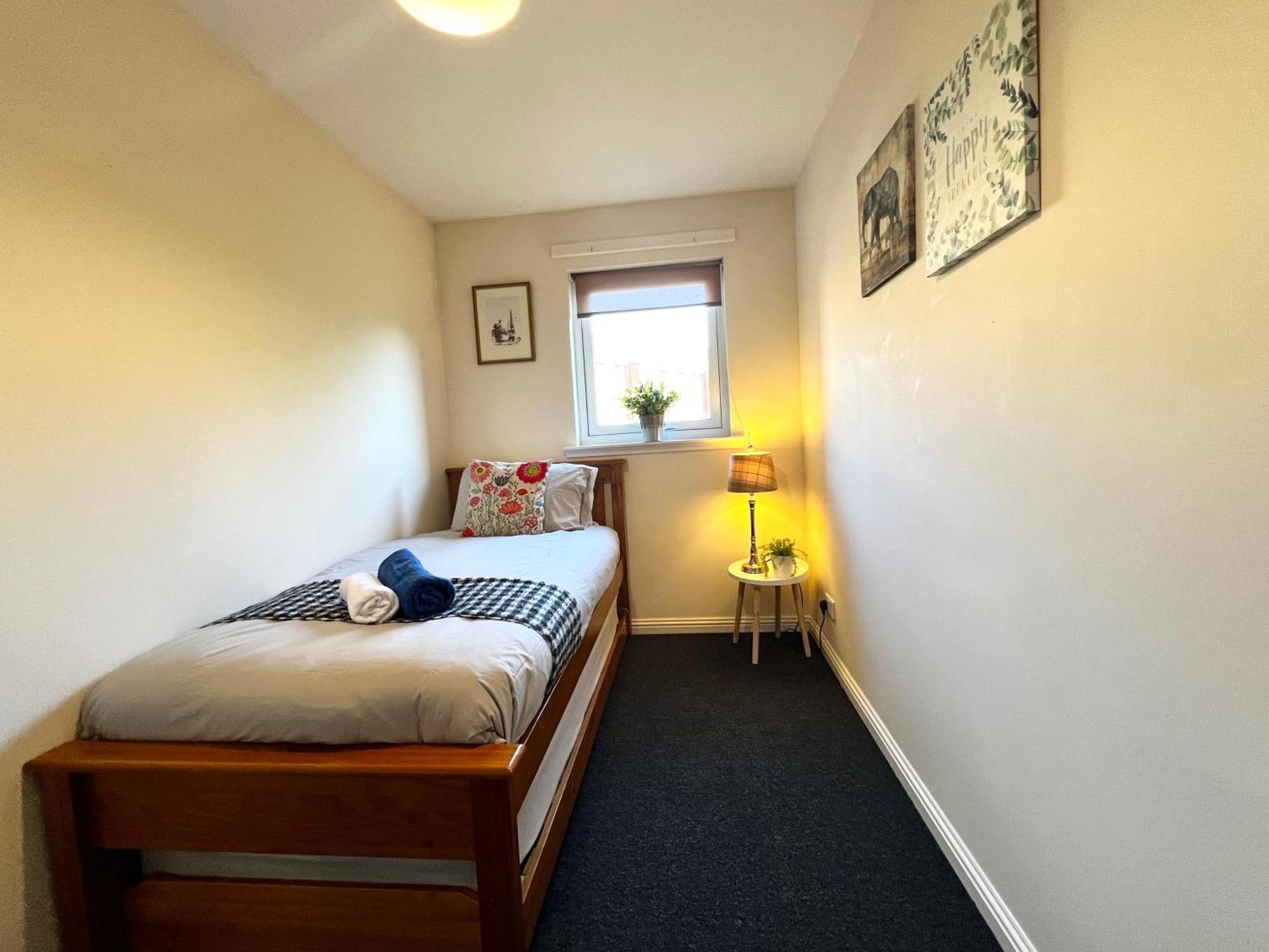 Apartment Stylish Modern Flat With Juliet Balcony & Parking *