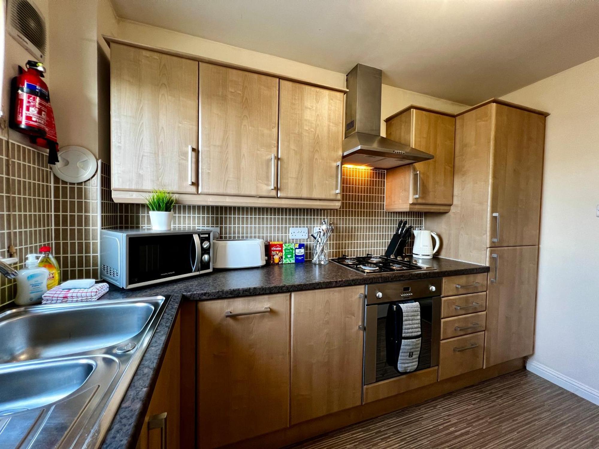 Apartment Stylish Modern Flat With Juliet Balcony & Parking