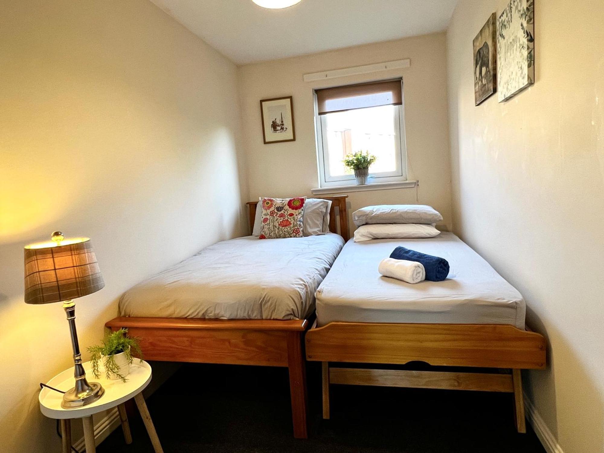 Stylish Modern Flat With Juliet Balcony & Parking *